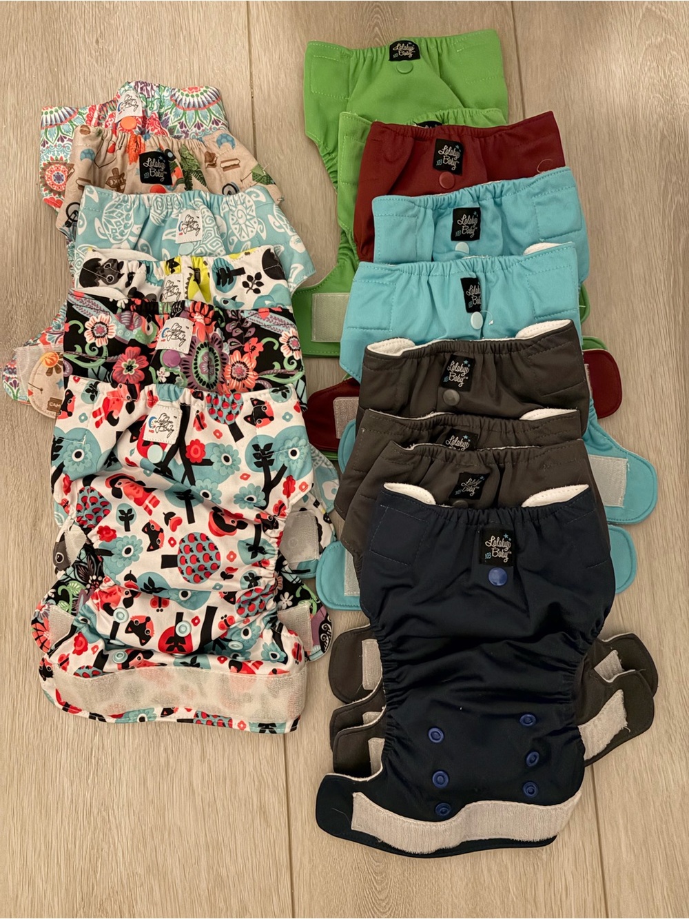 Lalabye Baby Cloth Newborn Diapers - 15 diapers + 15 bamboo snap in inserts. VGU